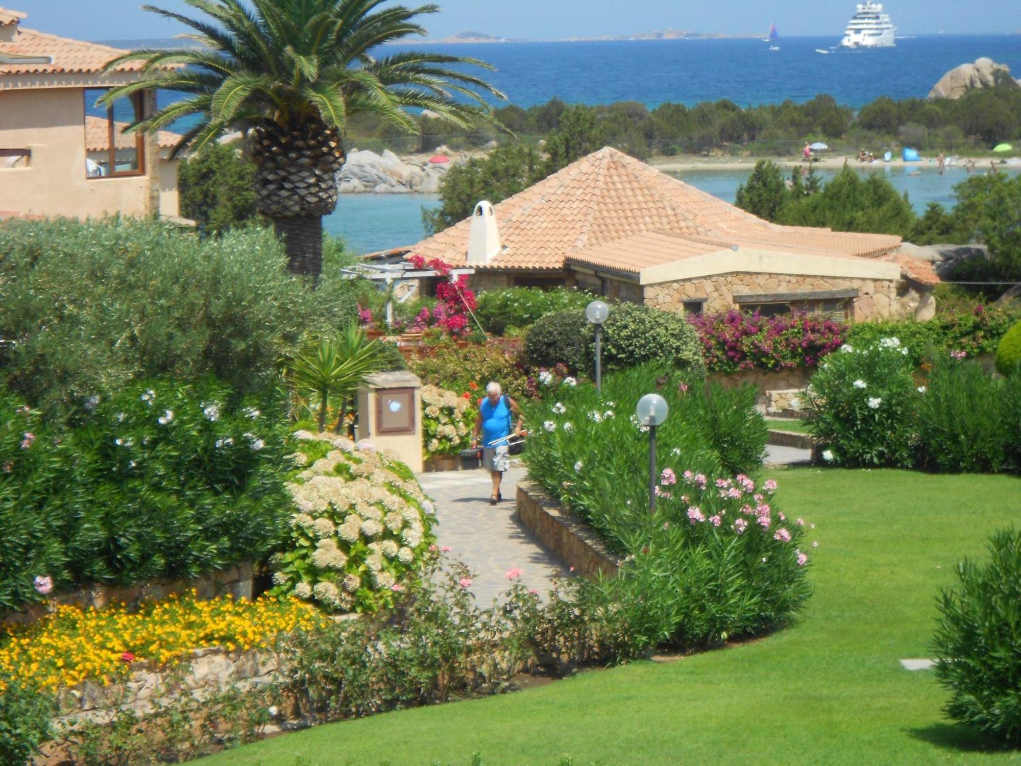 Baia De Bahas - Apartments & Resort Marinella  Eksteriør billede