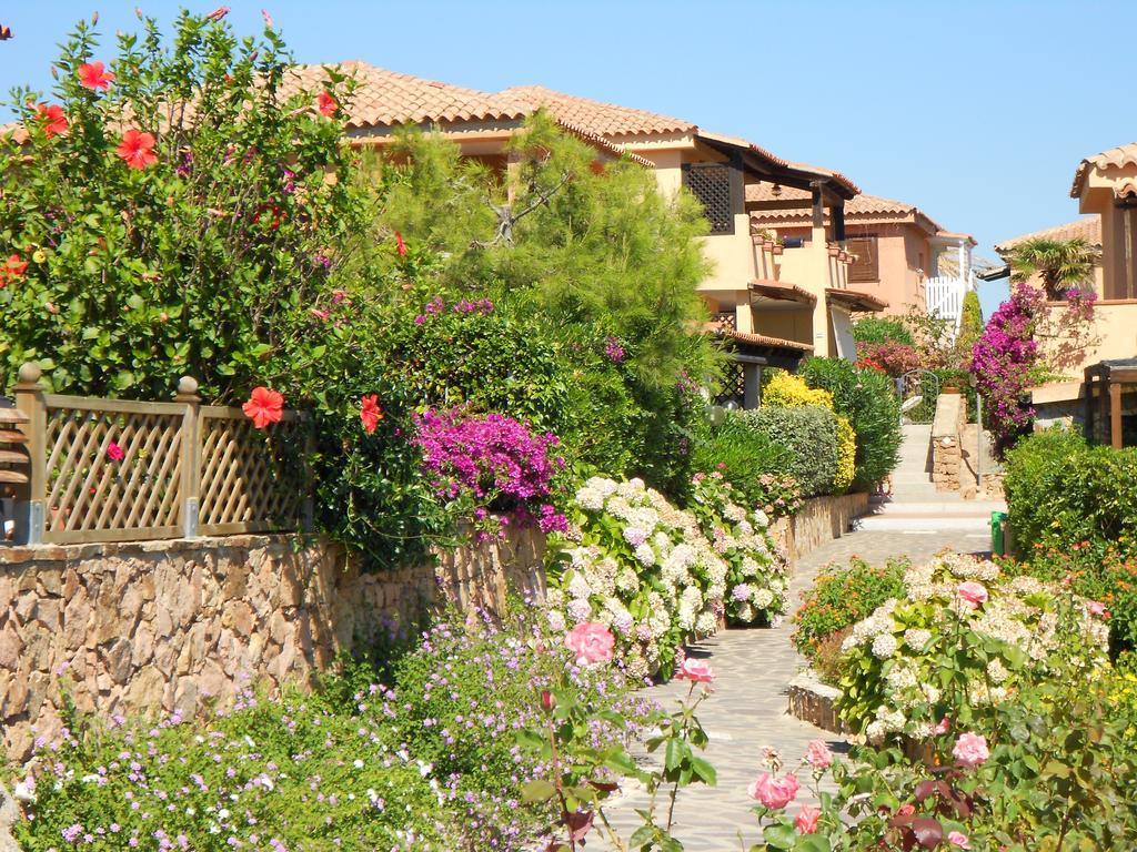 Baia De Bahas - Apartments & Resort Marinella  Eksteriør billede
