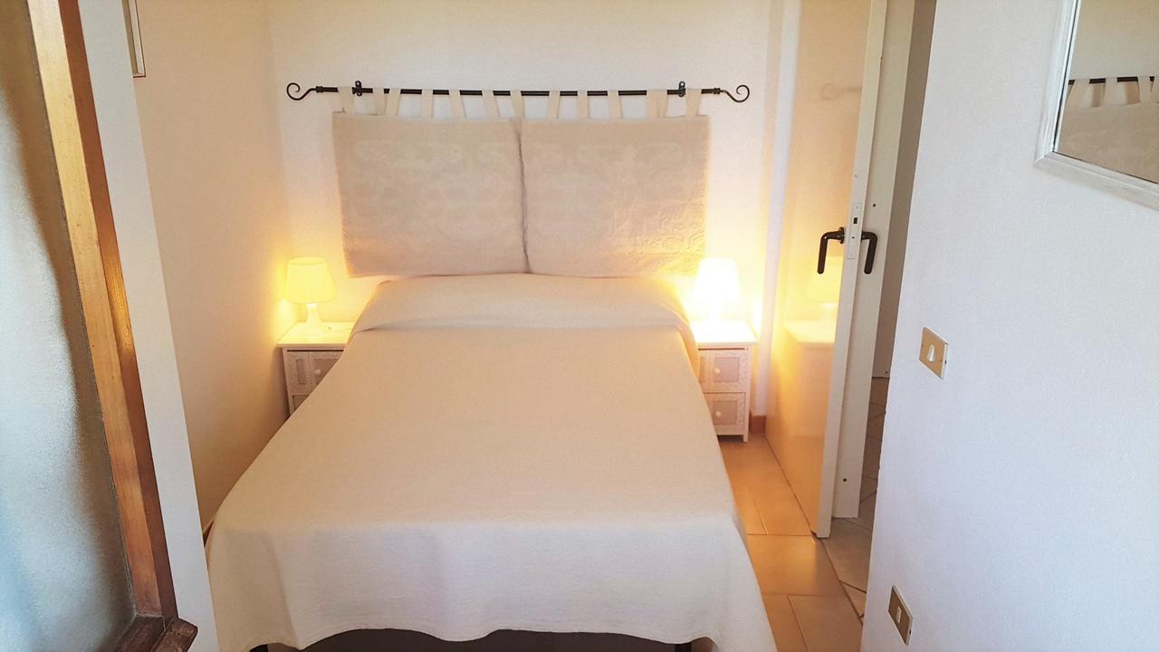 Baia De Bahas - Apartments & Resort Marinella  Eksteriør billede
